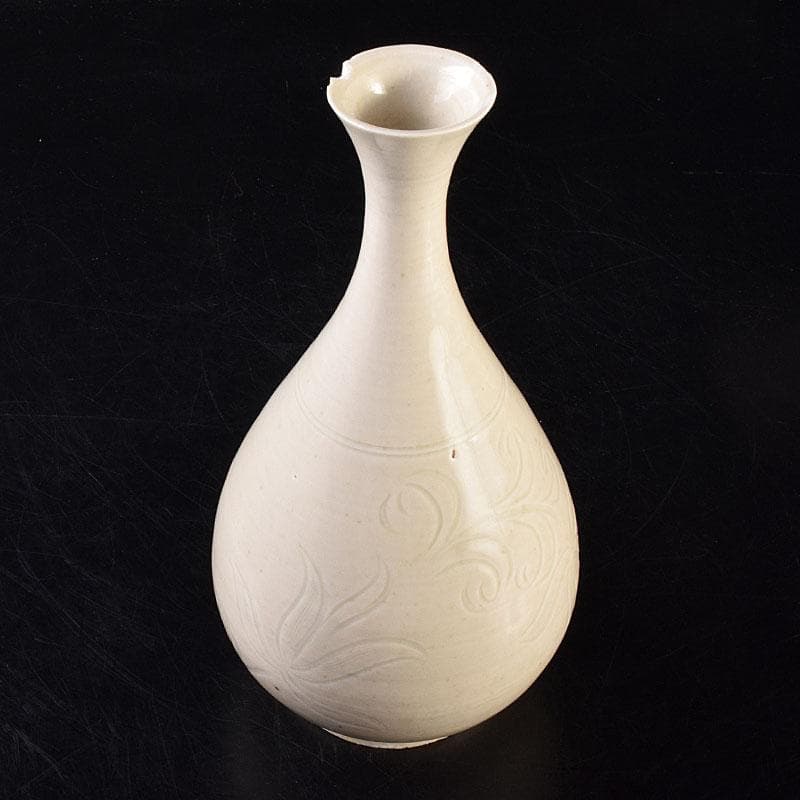 中国　徳化窯白磁　刻花文　玉壺春瓶　C　6899
