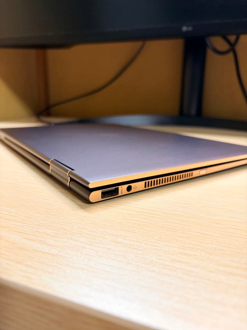 HP Spectre X360 ノートPC本体