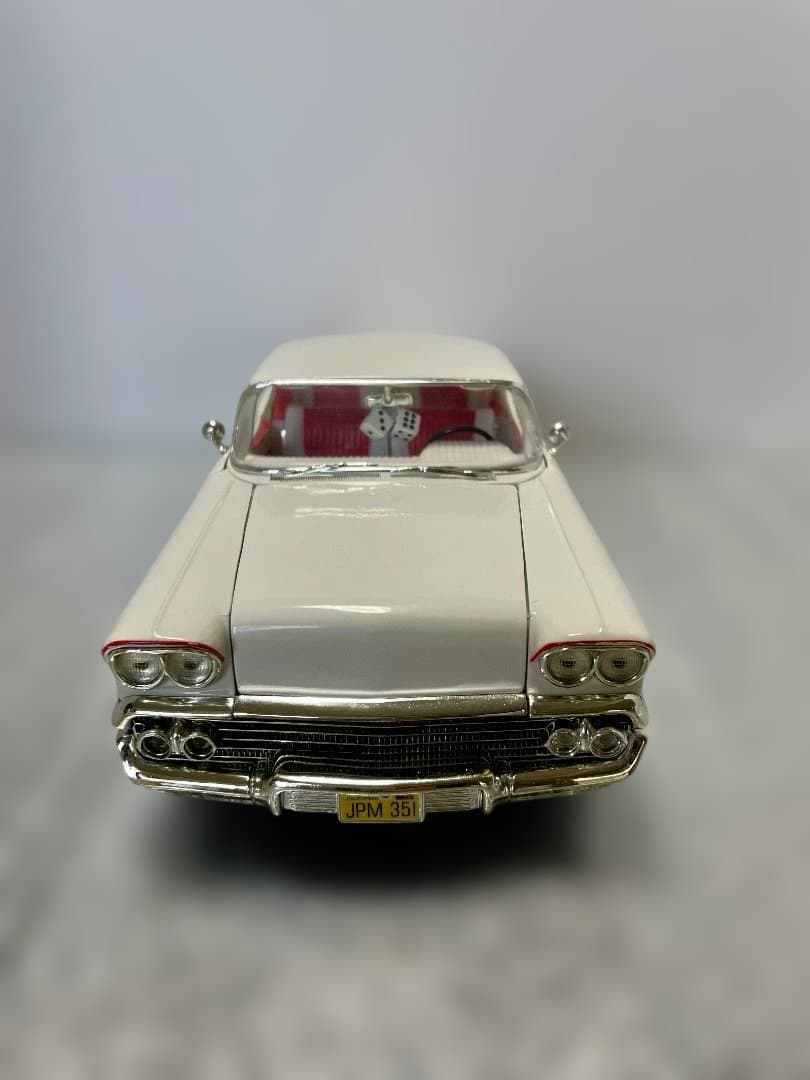 ５８　シボレー　インパラ　アメリカングラフティー　1/18