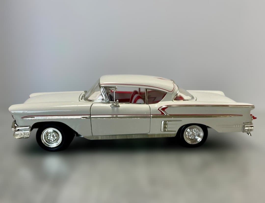 ５８　シボレー　インパラ　アメリカングラフティー　1/18