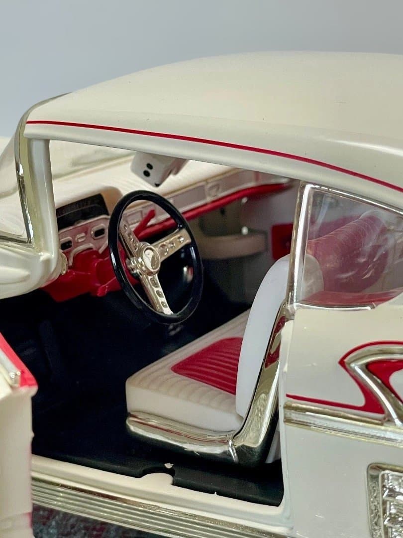 ５８　シボレー　インパラ　アメリカングラフティー　1/18