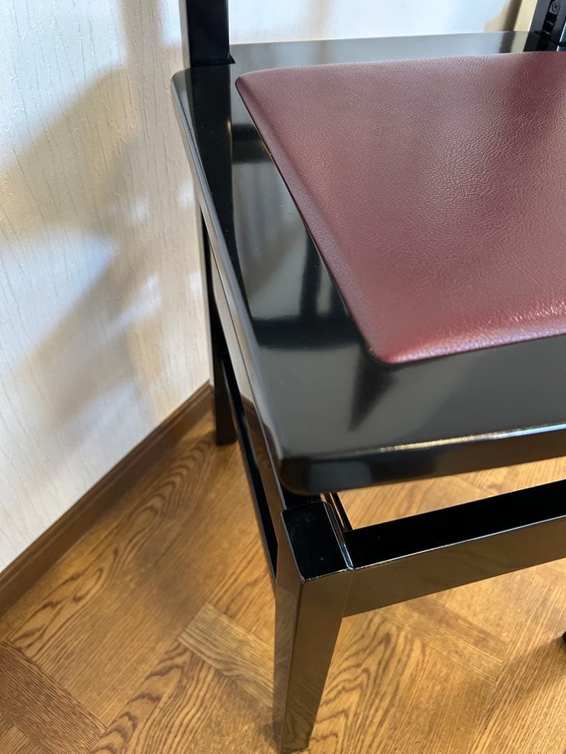 まなです。 YAMAHA No.5 (PI5) ピアノ椅子