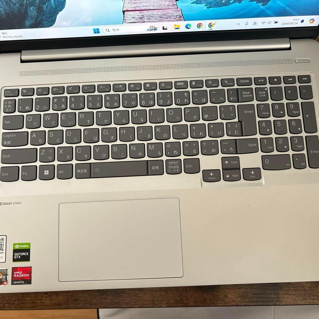 レノボ　Lenovo IdeaPad Slim 560 Pro クラウ