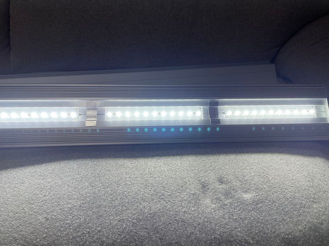 アクロ　triangle 60cm Grow and Bright 2本セット