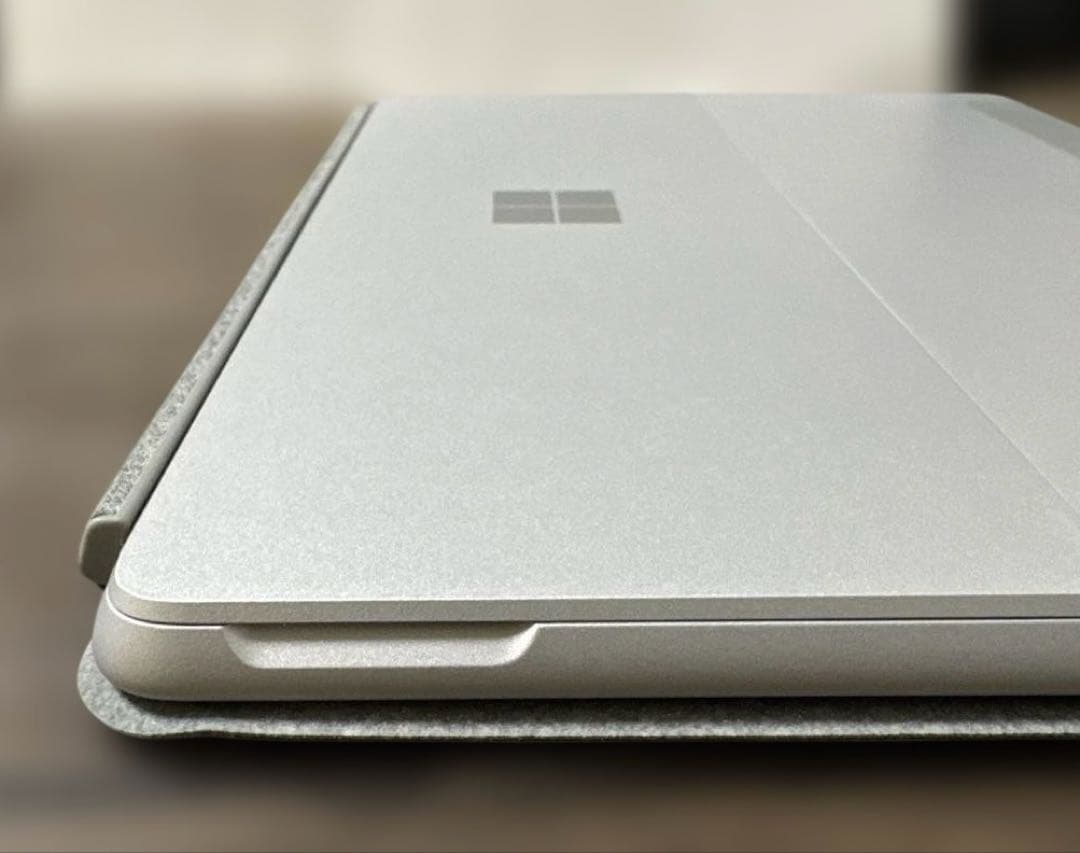 Surface Go (128GB/8GB) & タイプ カバー (プラチナ)