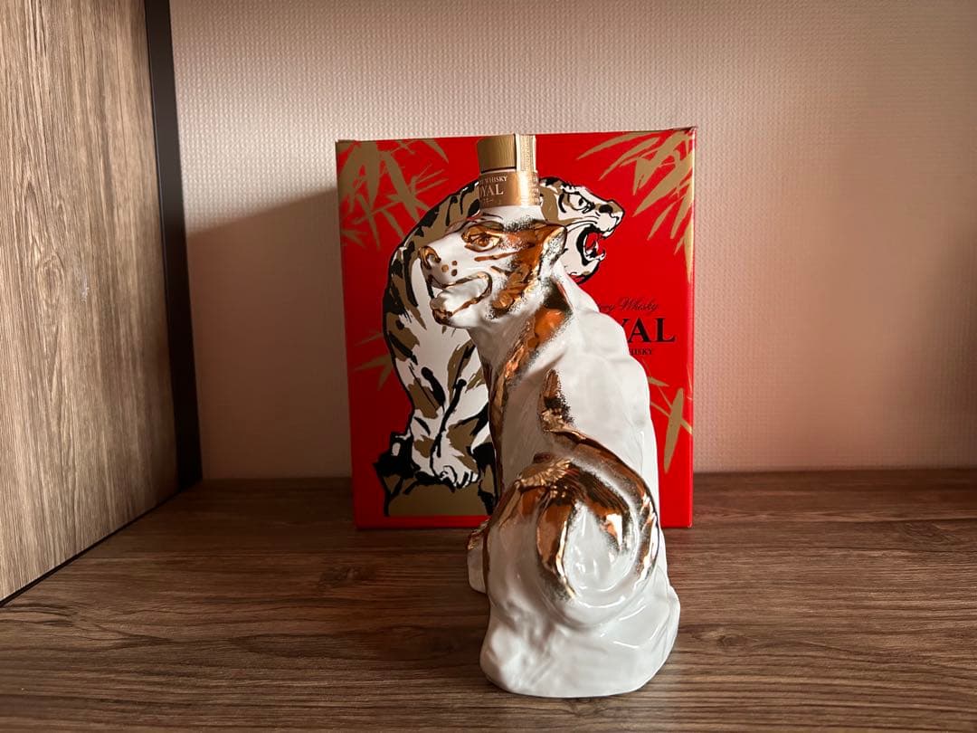 【サントリー】ウイスキー　ローヤル　干支ボトル　2010年　寅年　未開封