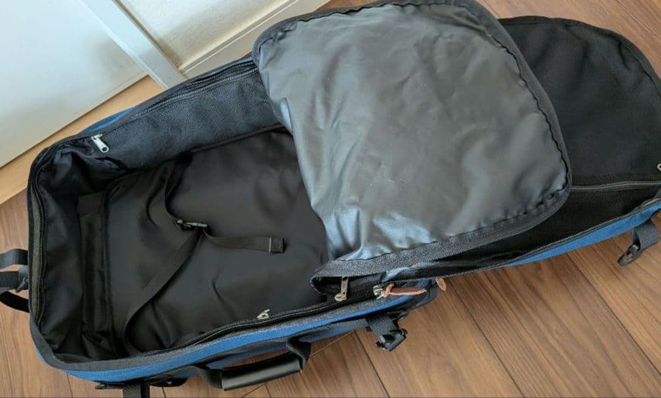 美品 モンベル スーツケース キャリーバッグ　リュック　バックパック　4WAY