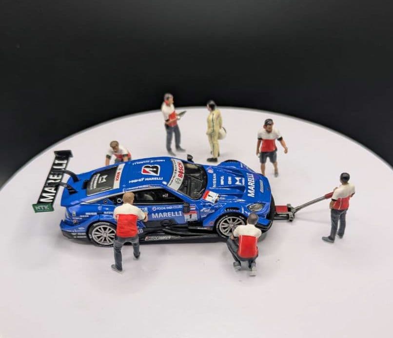 1/64MINI GT Nissan Z GT500＆フィギュアのジオラマ