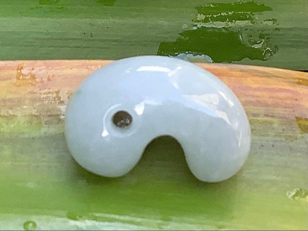 ✳天啓‼️ 極上糸魚川翡翠勾玉アイスジェイド*氷　一生もの　御守り　鑑定鑑別書付‼️