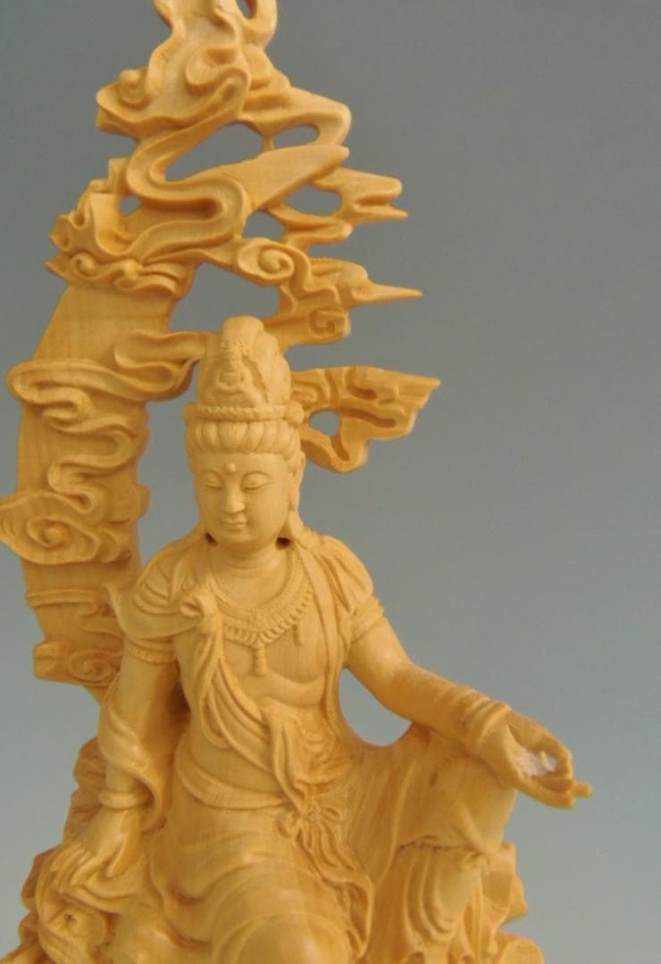 お値打ち価格! 木彫 三日月観音菩薩像 観音様 柘植