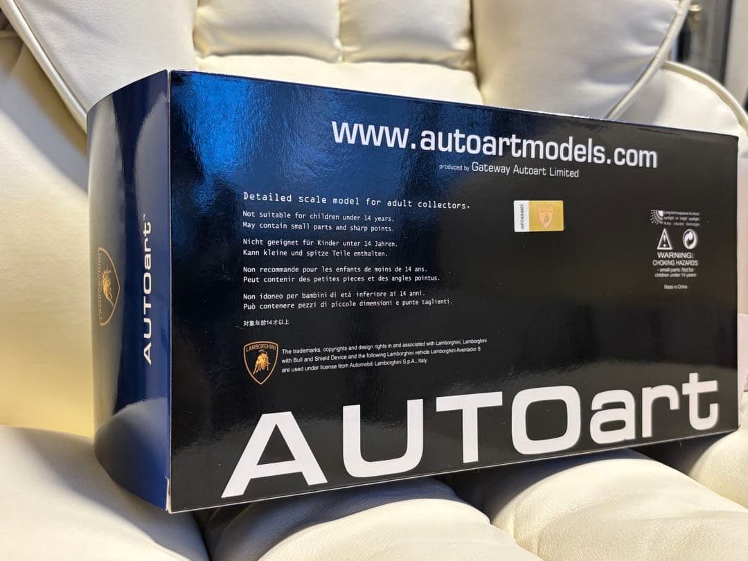 AUTOart オートアート 1/18ランボルギーニ アヴェンタドール