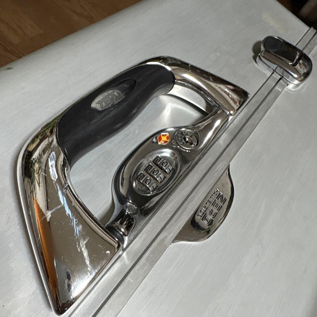 専用品　稀少品【レアな女性用】機内持込可ゼロハリバートン　アルミ製キャリーケース