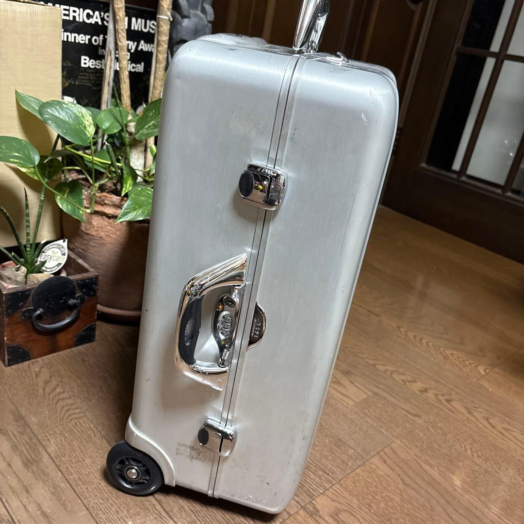 専用品　稀少品【レアな女性用】機内持込可ゼロハリバートン　アルミ製キャリーケース