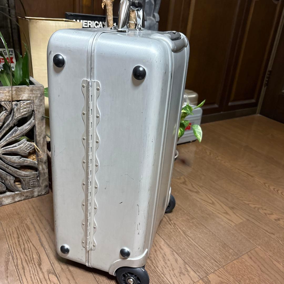 専用品　稀少品【レアな女性用】機内持込可ゼロハリバートン　アルミ製キャリーケース
