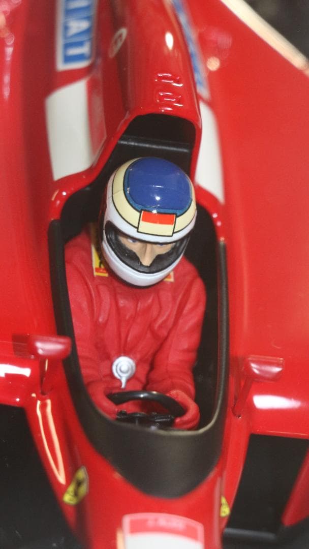 タミヤ製１／２０　コレクターズクラブ　フェラーリ６４３　Ｊ・アレジ　完成品