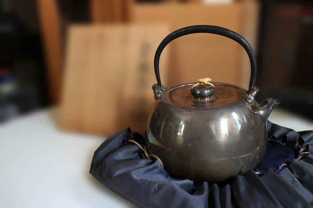 北村静香作　南鐐鉄の釣湯沸　共箱　純銀銀瓶430g　 急須茶道具茶器茶托茶碗茶筒