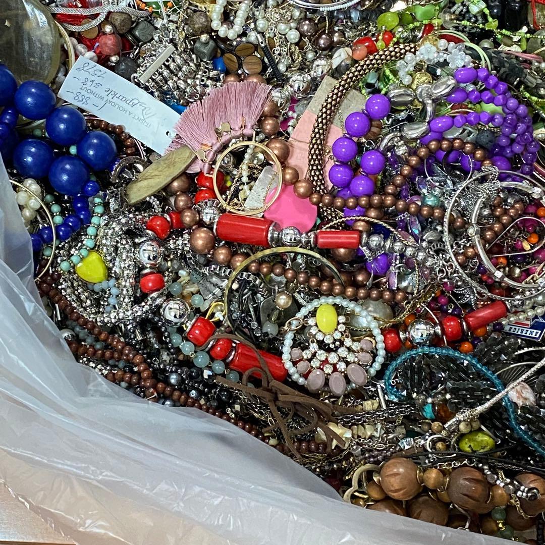 大量まとめ売り　ジャンク　未選別　アクセサリー色々①　約13.0㎏　ネックレス他