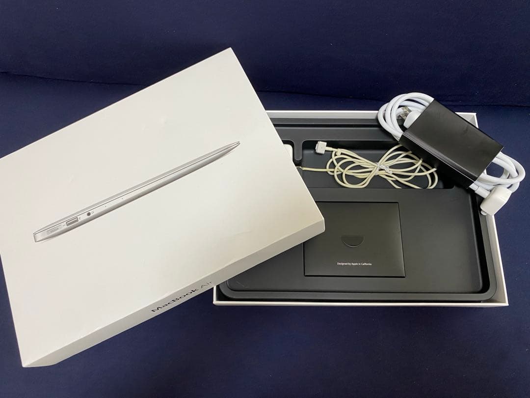 MacBook本体 Apple MacBookAir(13-inch, Mid 2013)