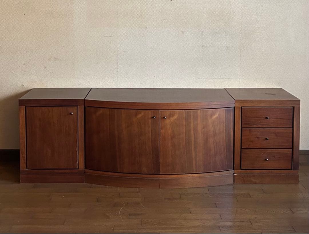 マルニ　ウォールナット　ダークブラウン キャビネット2本　中央部分は除く