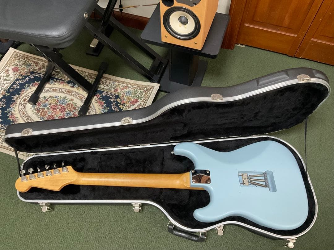 ストラトキャスター　タイプ　マットブルー