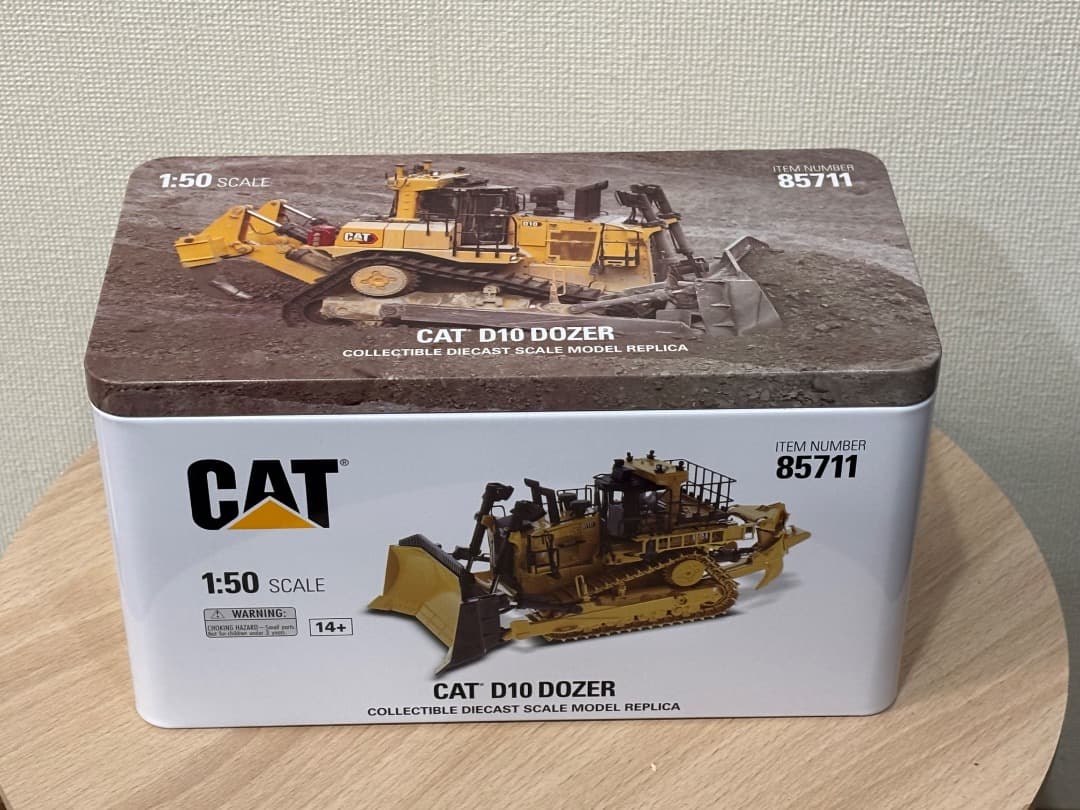 CAT D10 DOZER 1:50 スケール 85711