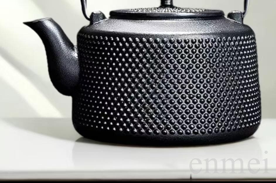 中国古美術・黒い鋳鉄製急須・鉄瓶・ケトル・860ml・酒器・茶壺・茶道・煎茶道具