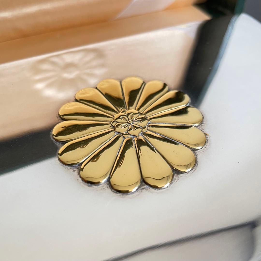 ■566 銀製品 銀座大勝堂 皇室下賜品 煙草箱 十四葉一重裏菊