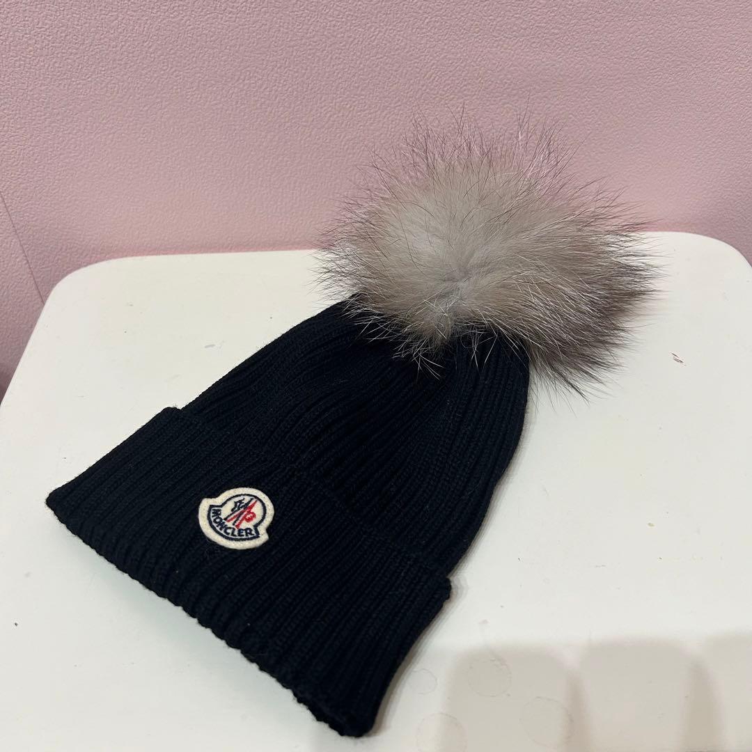uniqueさま専用【美品】MONCLER 黒 ニット帽 ファー付き