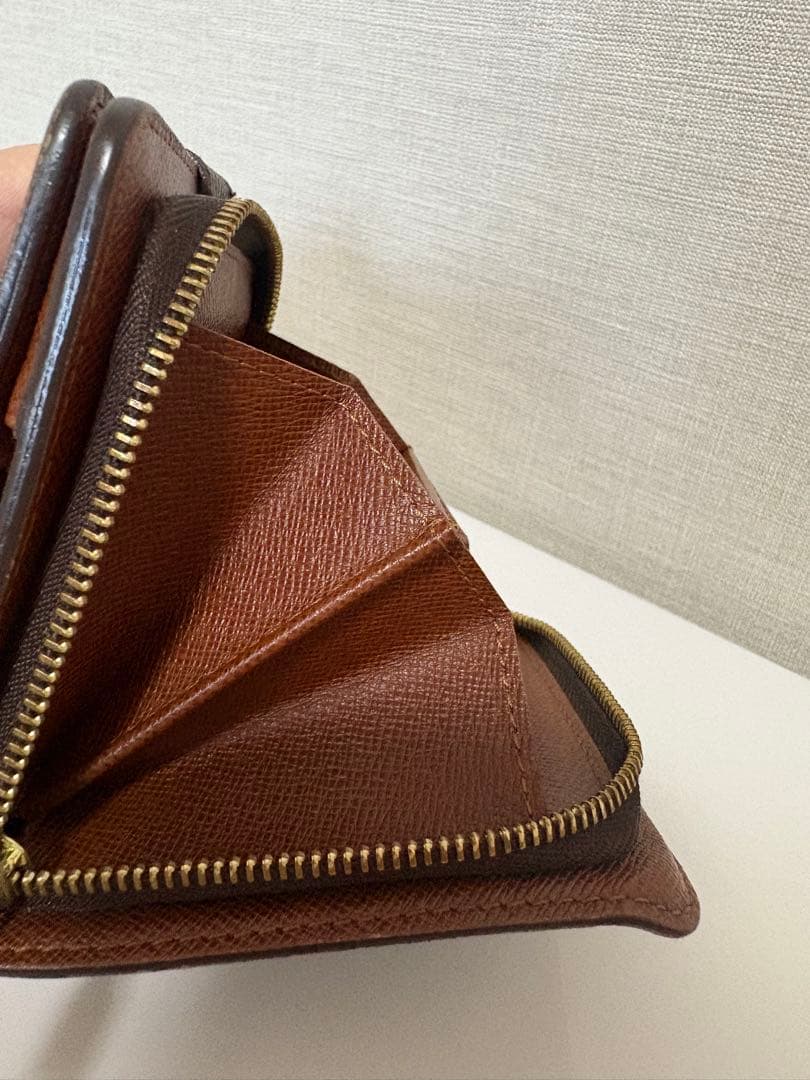 正規品 ルイヴィトン モノグラム 二つ折り財布 使用感あり 箱付