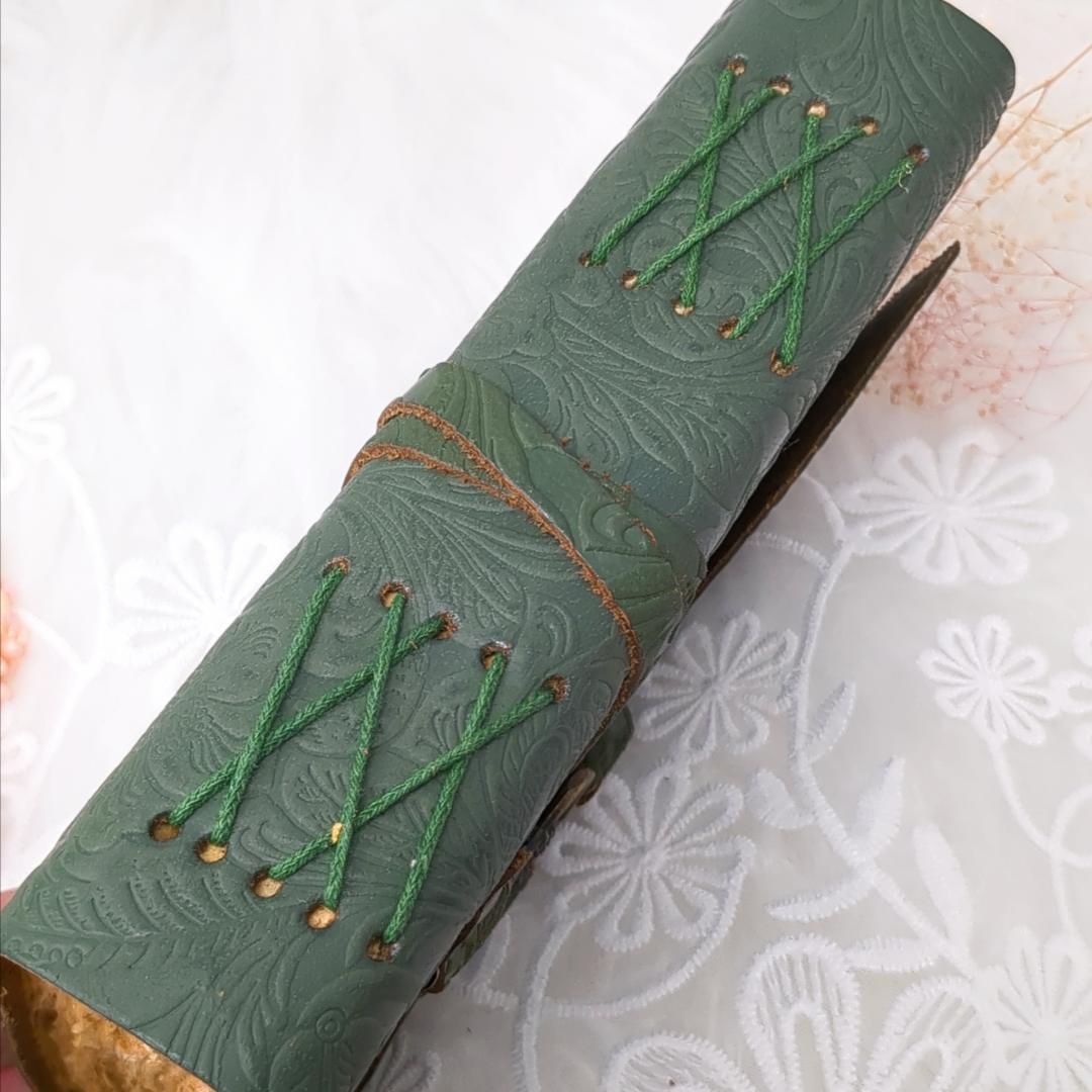 インドのアンティーク雑貨✨魔法のジャーナル✨天然レザー製／ノート／ヴィンテージ