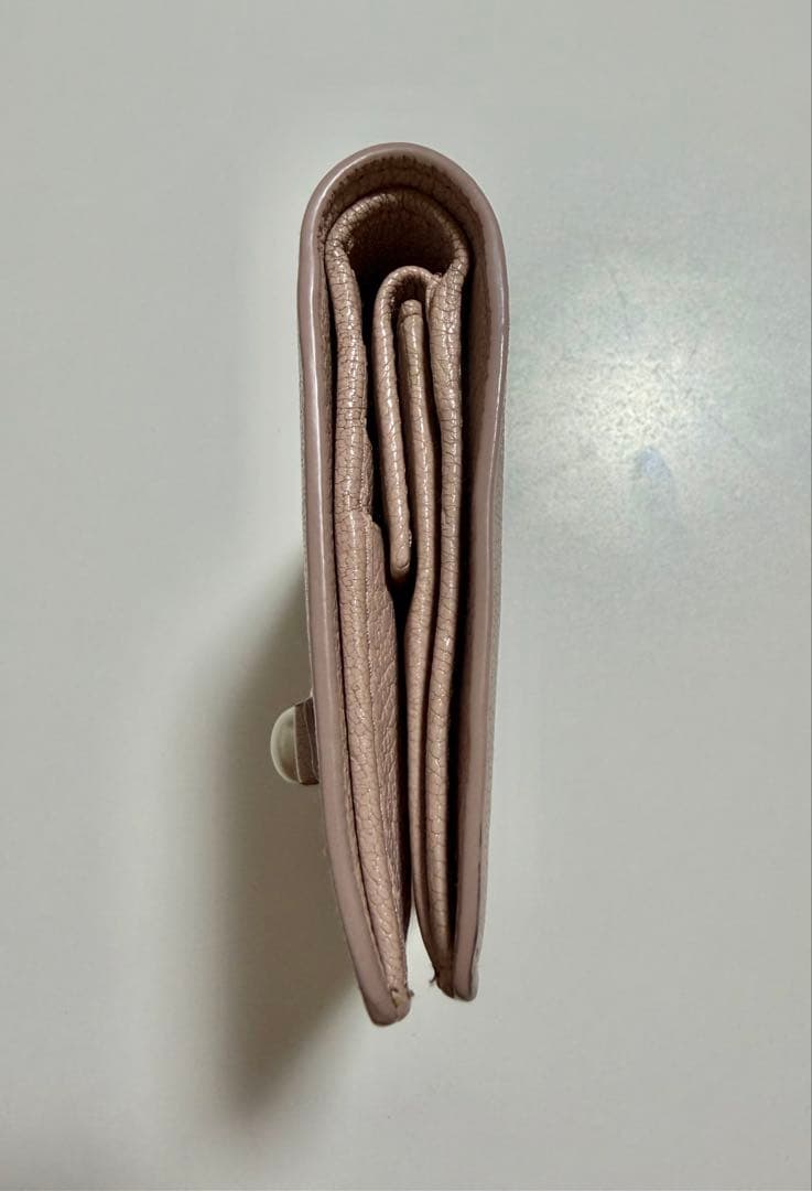 miu miu マドラスパール レザー二つ折り財布