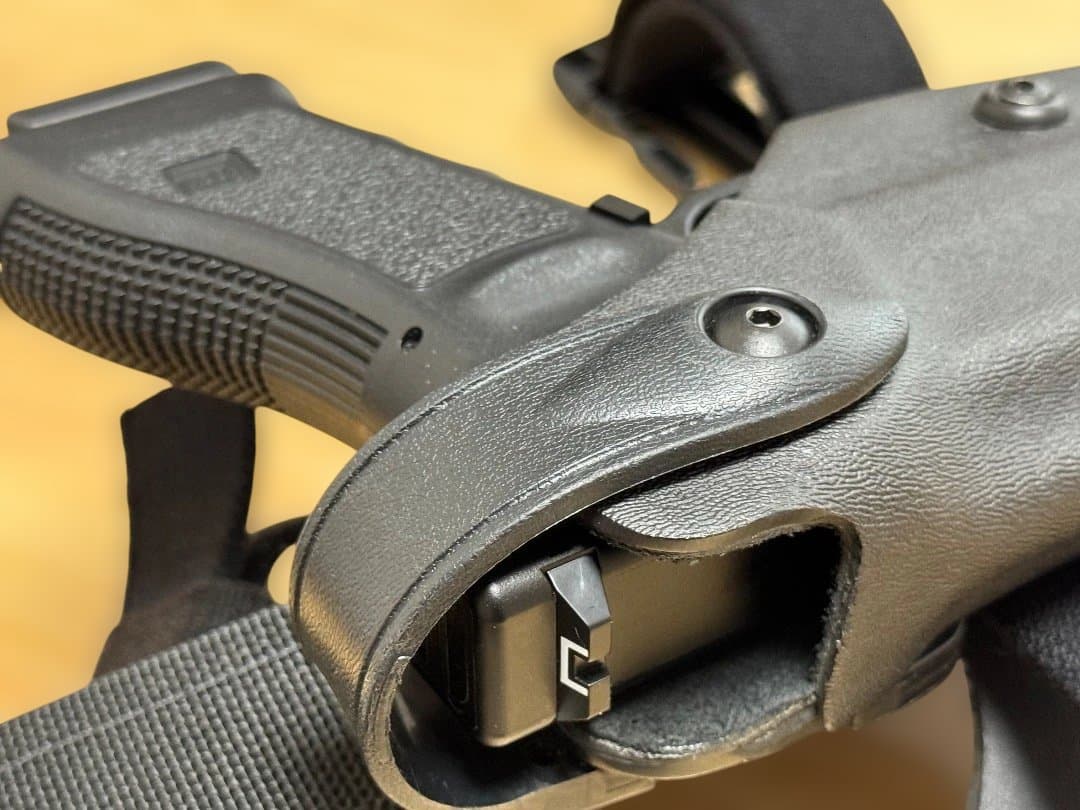 実物美品 Safariland 6004 -83 GLOCK17/22用 左用