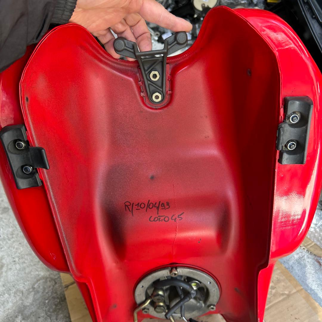 k*y様 ドゥカティ ST2 ガソリンタンク