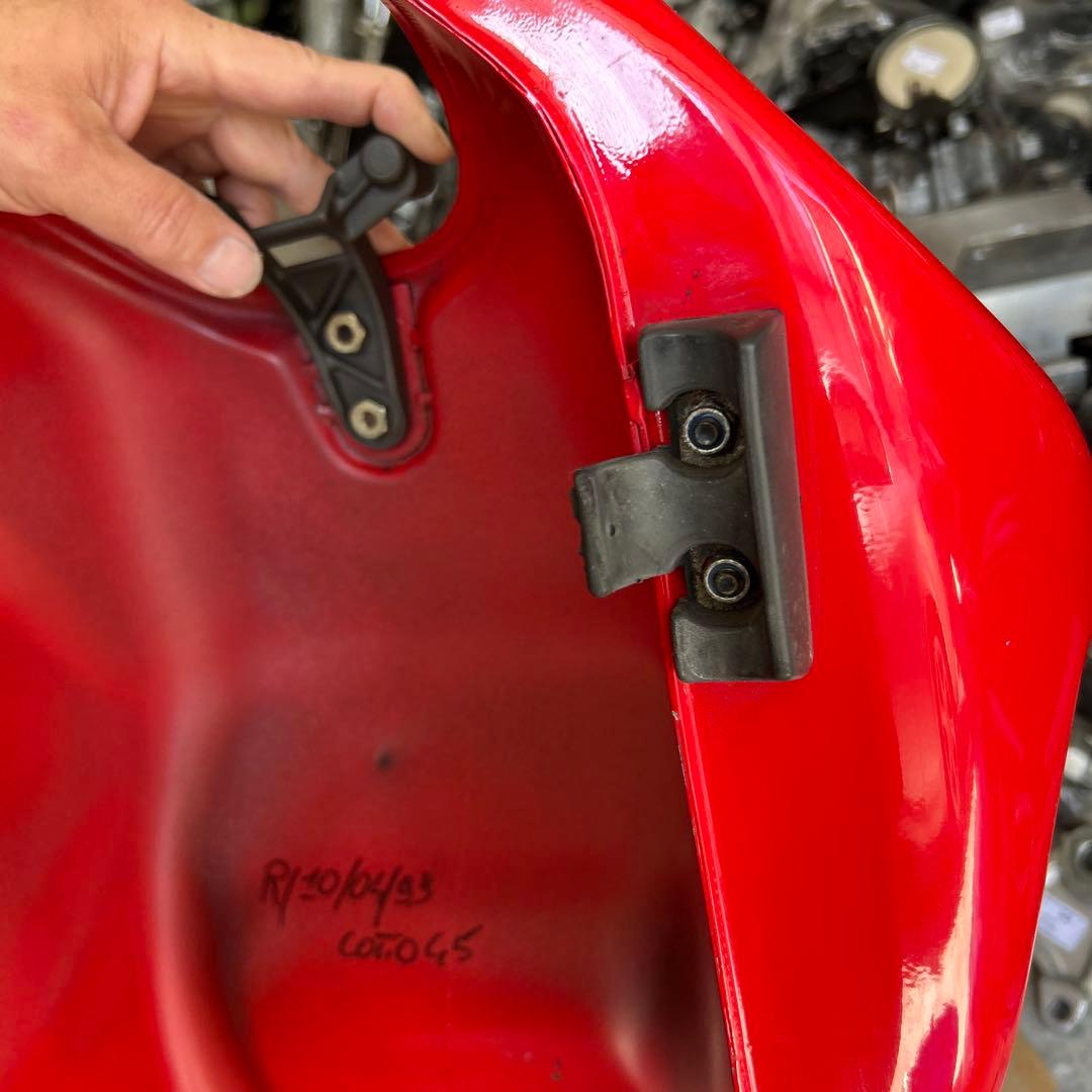 k*y様 ドゥカティ ST2 ガソリンタンク