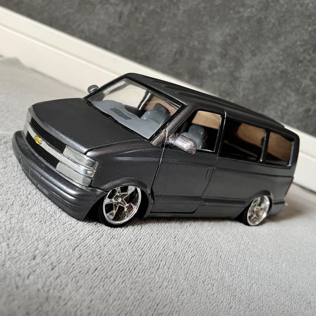 2001 CHEVROLET ASTRO　シボレー　アストロ　フレーム着地　改造