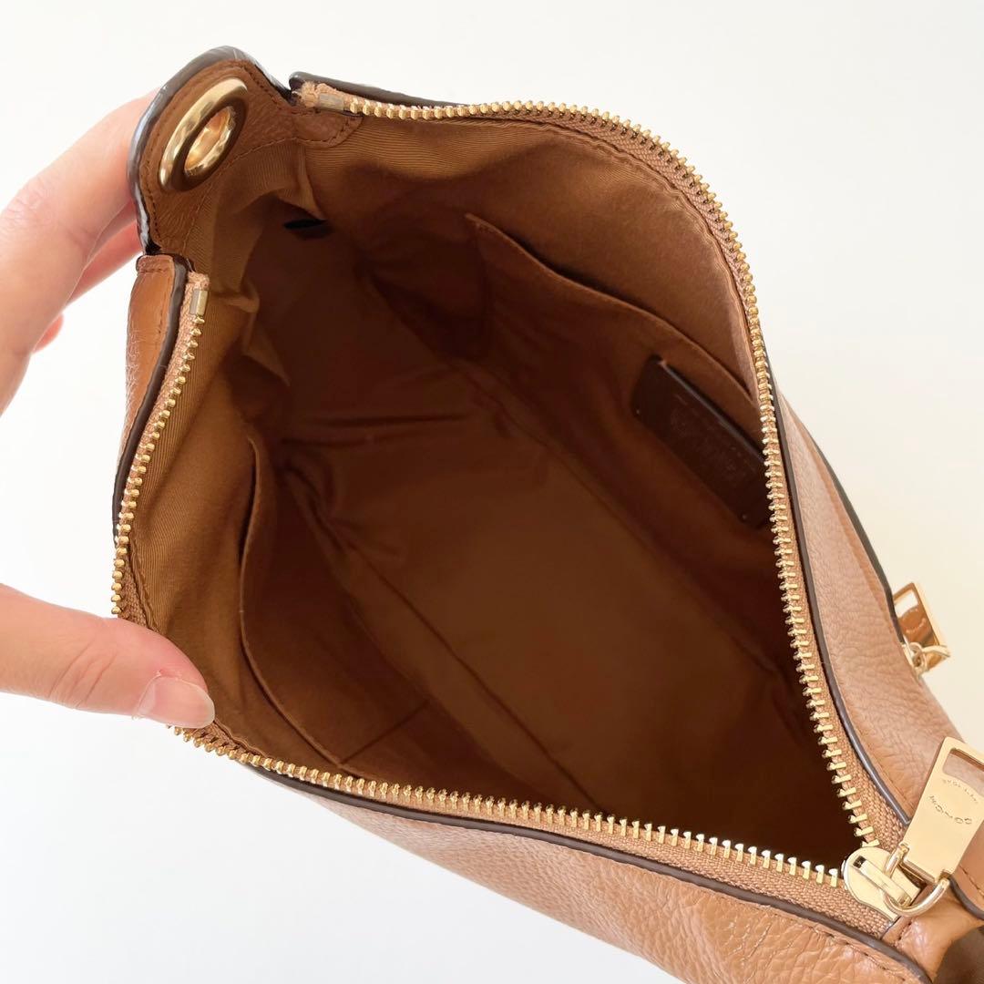 【新品】COACH ワンショルダーバッグ ホーボー ソフトレザー 肩掛け可能