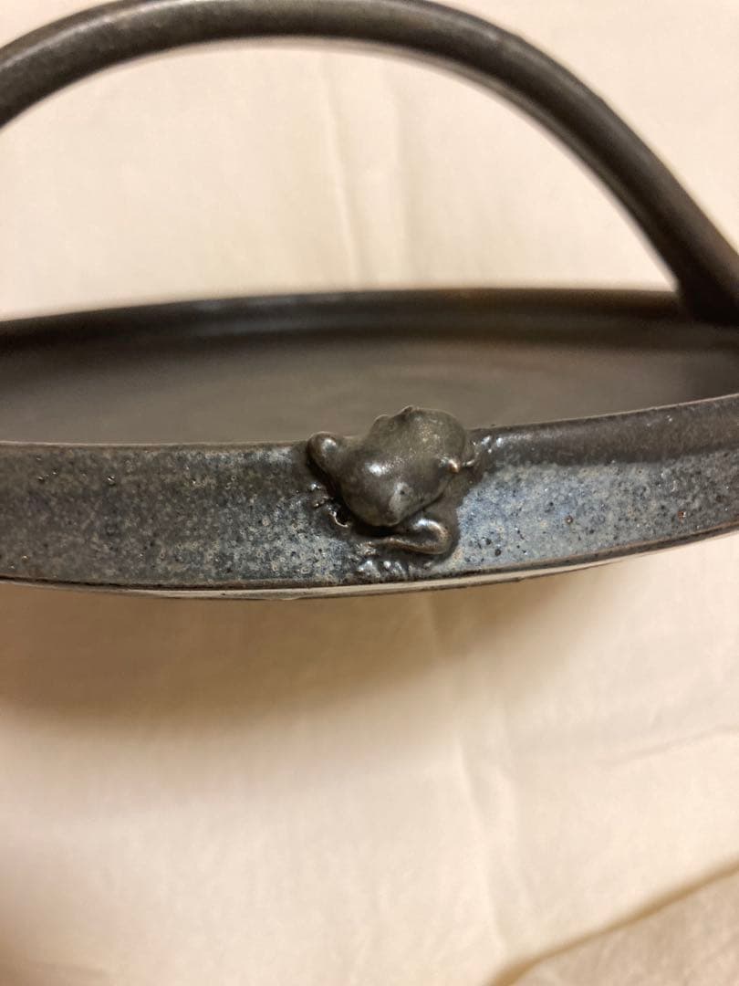 超絶技巧 小川甚八 笠間焼 カエル付 手鉢 黒燻 煎茶道具 菓子器 希少品