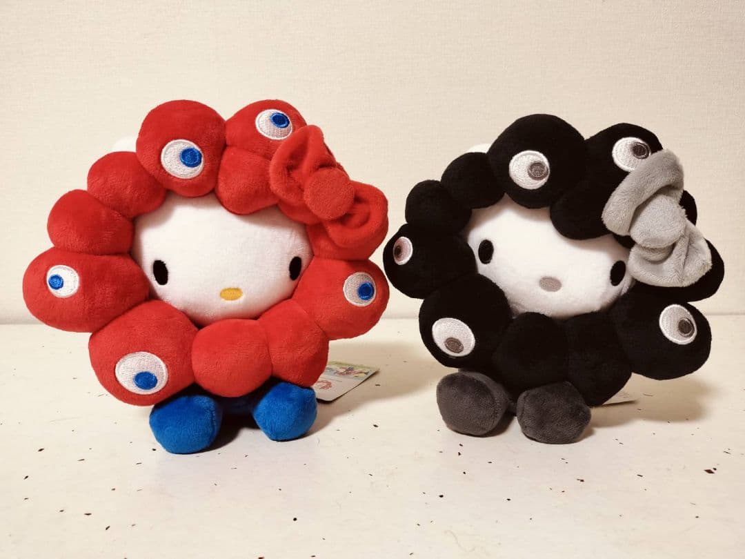 万博 サンリオ ミャクミャク なりきり ぬいぐるみ M 黒 ハローキティ