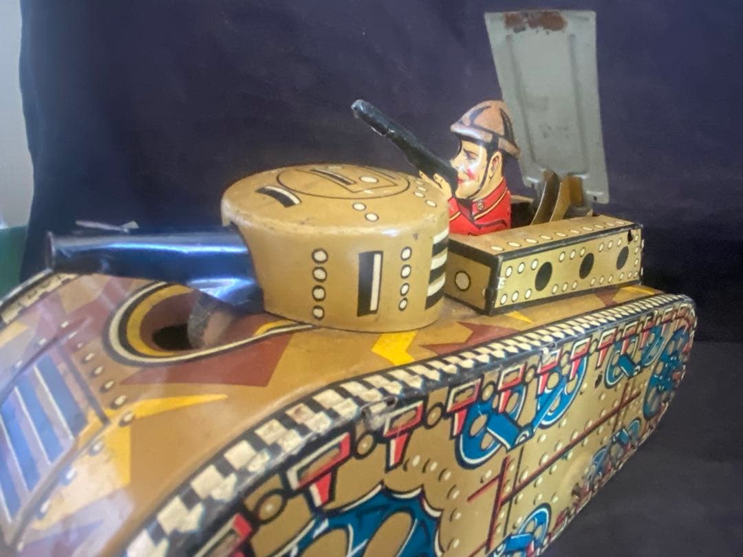 ⭐️ 希少品！ Marx toys 製 ゼンマイ式ブリキ戦車です。