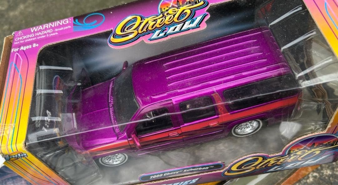 ミニカー Jada TOYS 1/24 2000 Chevy Suburban