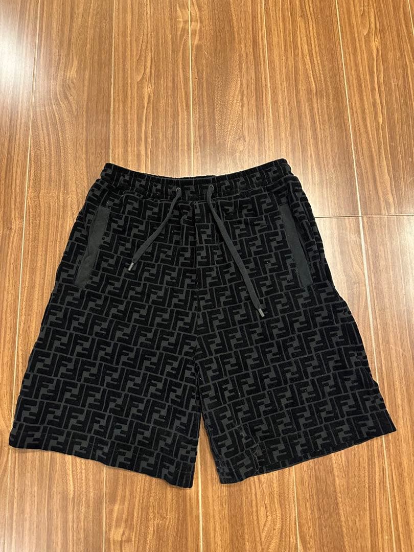 今月末出品終了 FENDIフェンディ　セットアップ　上（XS）下（44 S）