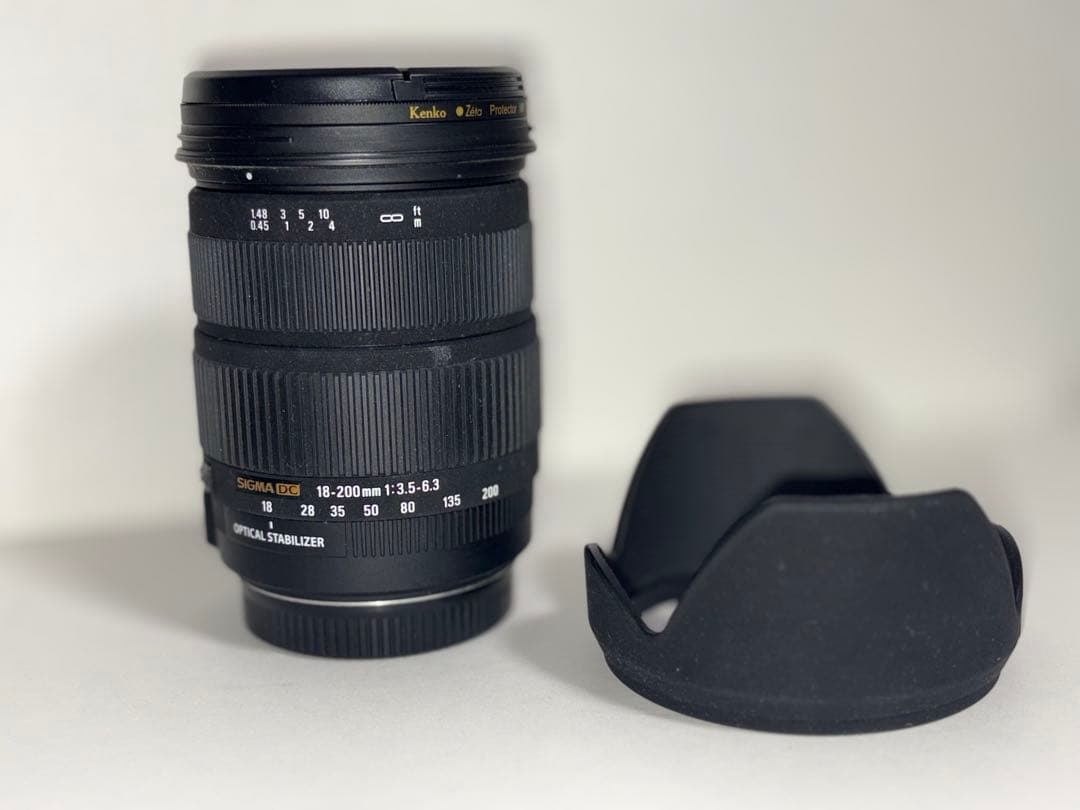 Sigma 18-200mm F3.5-6.3 DC OS レンズ