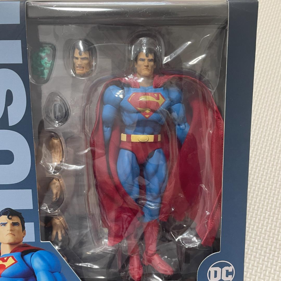 【未開封】 MAFEX マフェックス スーパーマン HUSH ver.