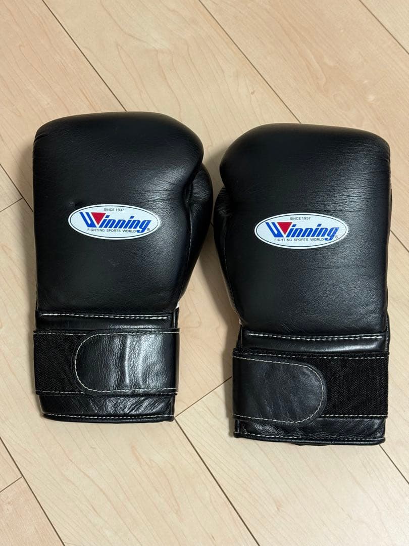 Winning ボクシンググローブ 14oz 黒