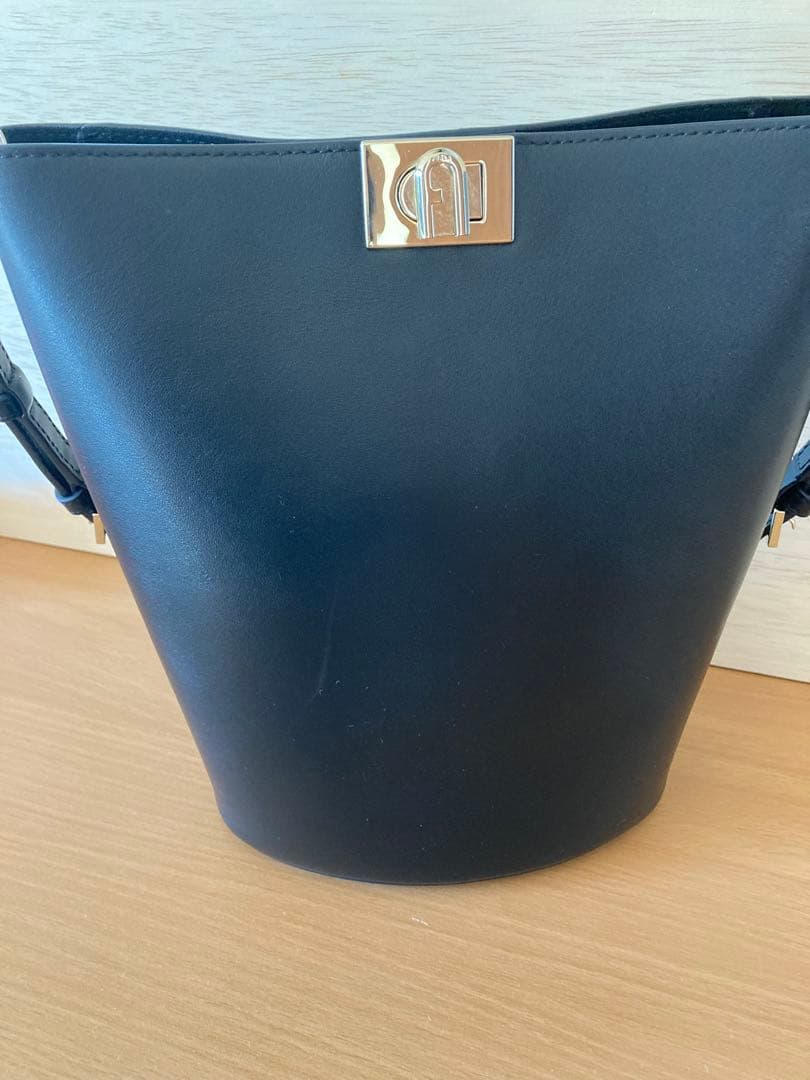 フルラ バケットバッグ 2wayショルダー レザー ブラック ロゴ 証明書付き