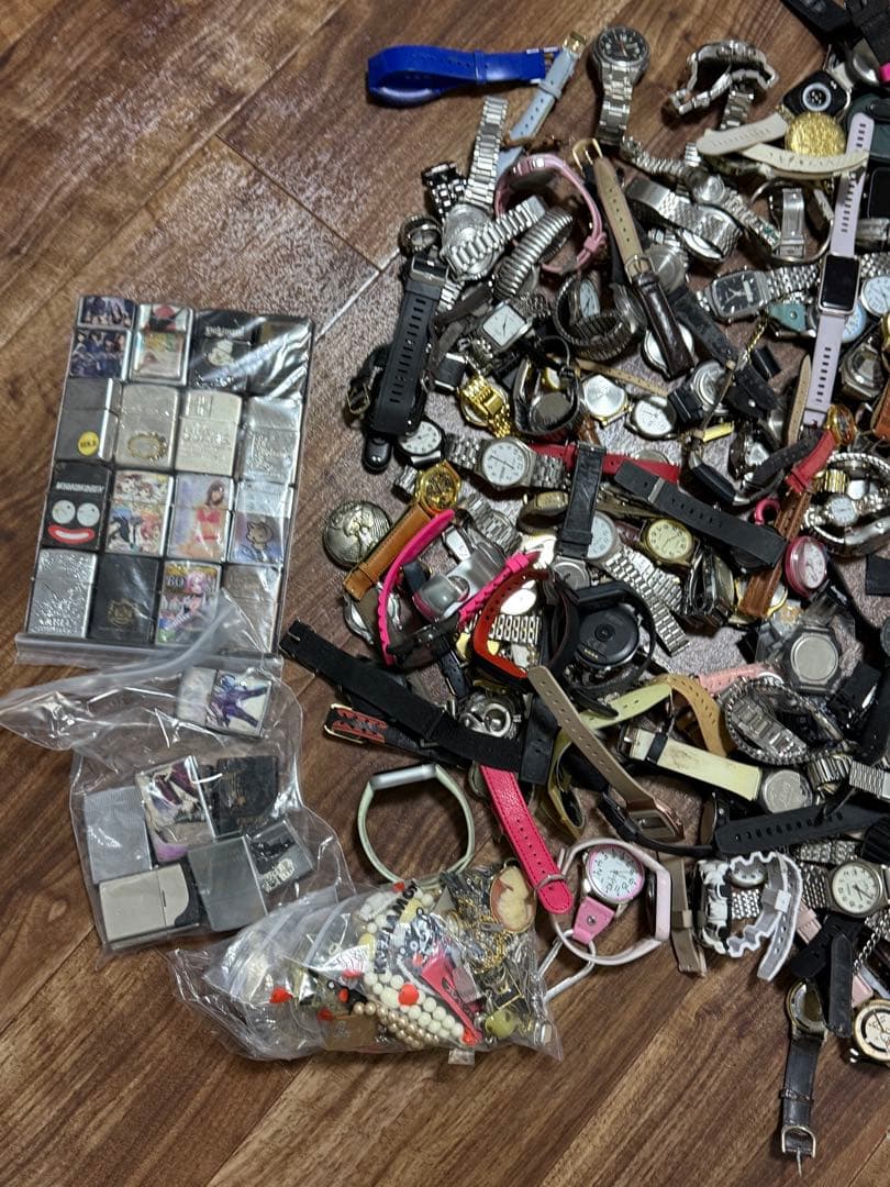 腕時計まとめてジャンク　ライター　と　アクセサリー