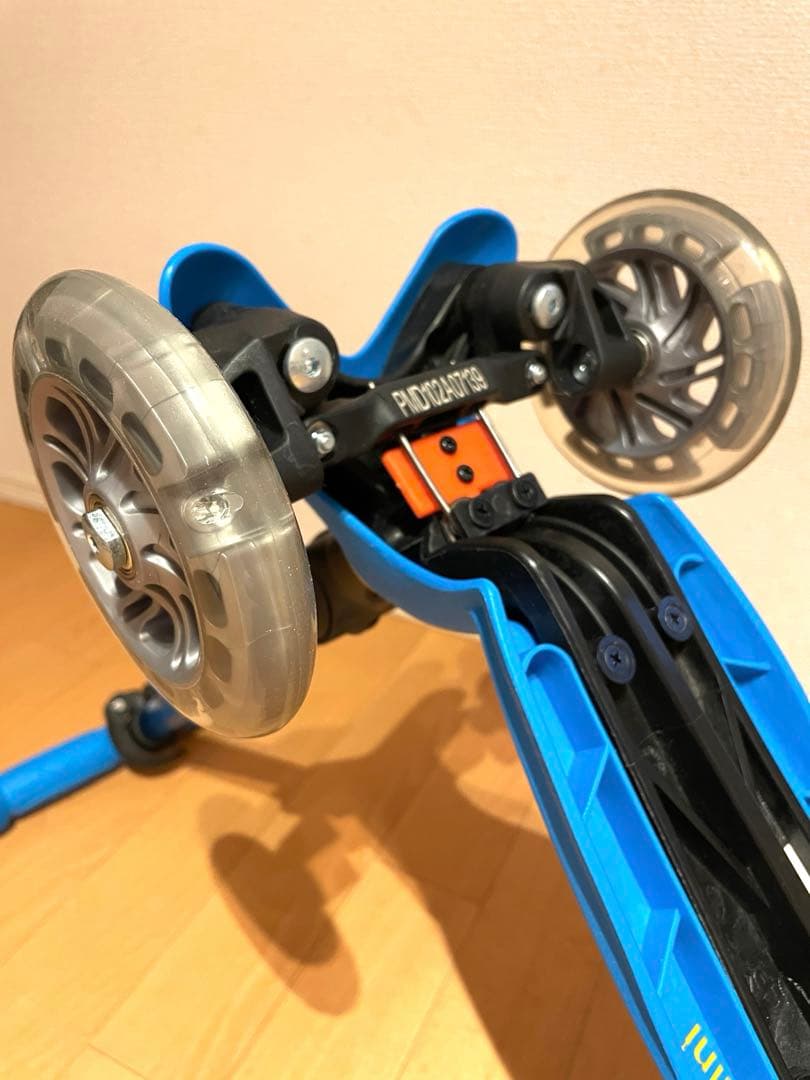 micro✳︎マイクロ キックボード デラックス LED