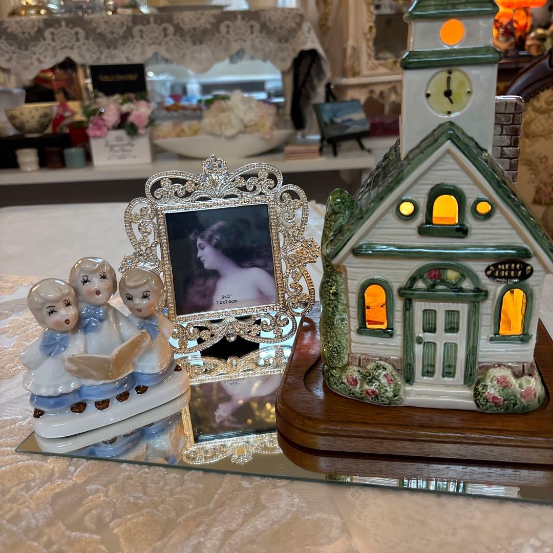 教会と聖歌隊のオブジェ