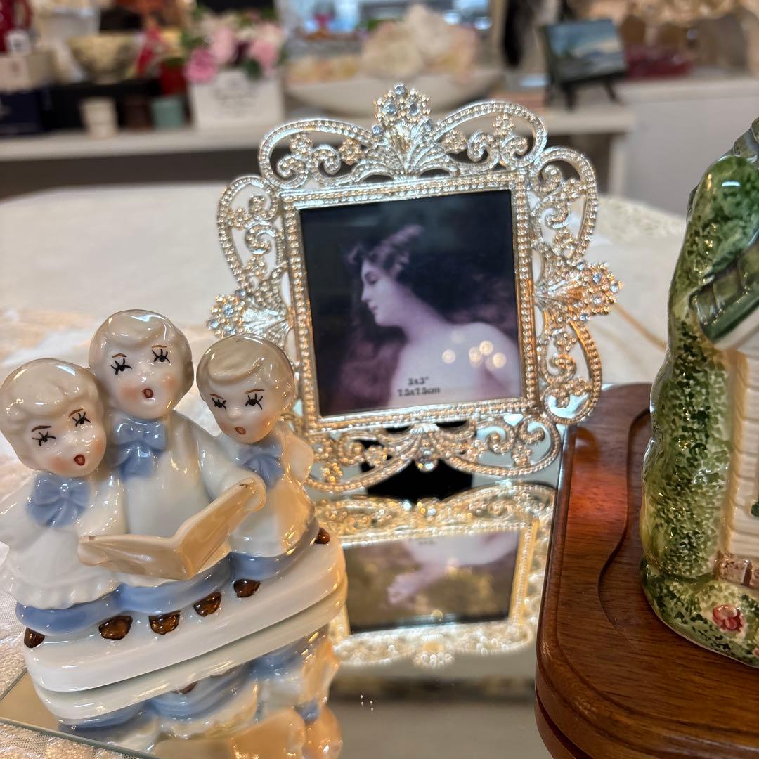 教会と聖歌隊のオブジェ