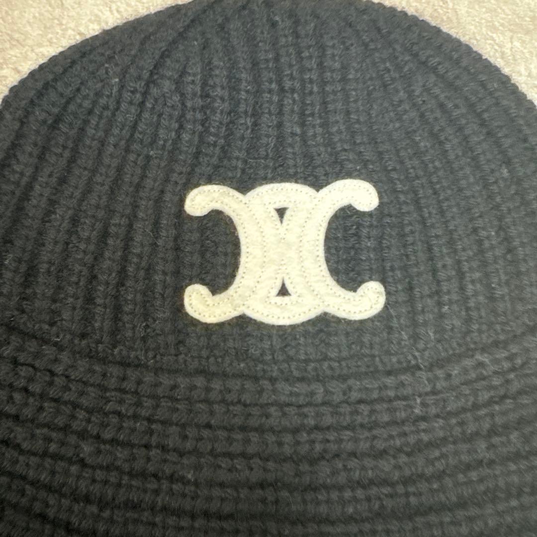 セリーヌ　トリオンフ　ニット帽